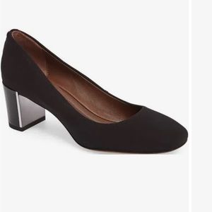💕Donald Pliner Black Pumps 💕
